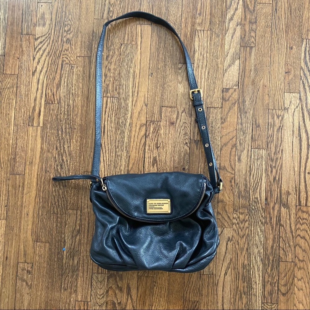 Marc Jacobs Classic Q Crossover